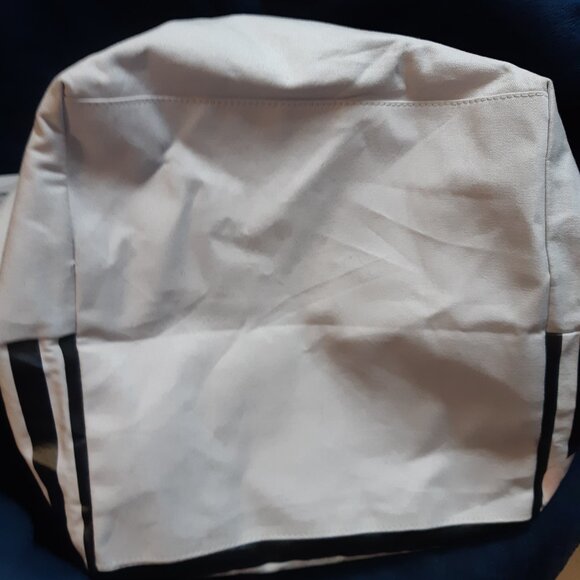 Victoria's Secret Large Gray zip up bag - Picture 7 of 14